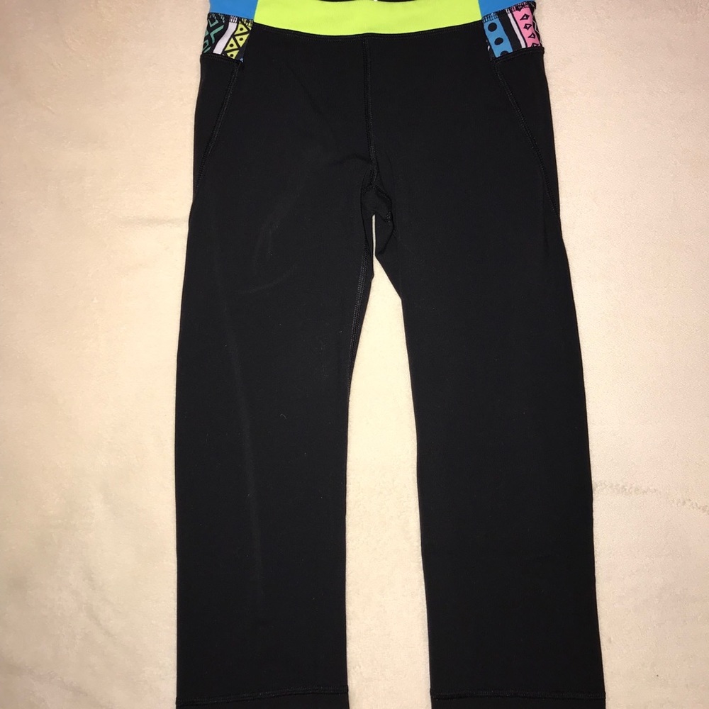 Capri Ivivva Reversible Black Leggings